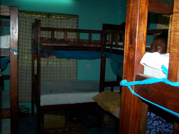 Dec 2009 Heart Childrens home