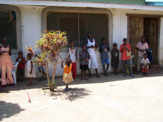 Dec 2009 Heart Childrens home